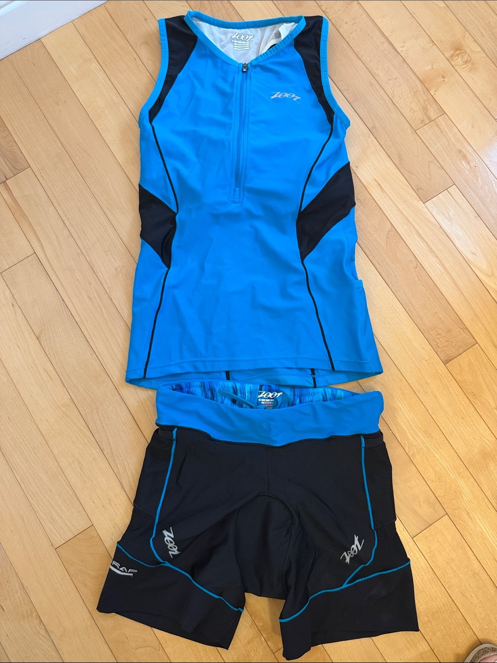 ZOOT Women’s Triathlon Kit Set – Tri Top + Padded Shorts – Size Medium